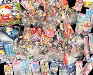 ご当地キティちゃんストラップの値段と価格推移は？｜2件の売買データ