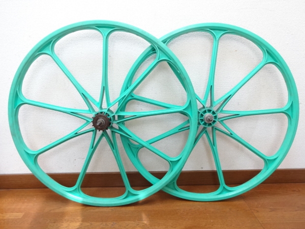 ★OGK　樹脂製　ホイール前後　26×1-3/8　ビンテージ　緑★
