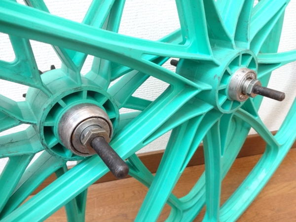 ★OGK　樹脂製　ホイール前後　26×1-3/8　ビンテージ　緑★