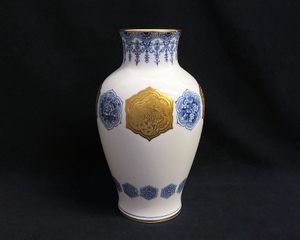 大倉陶園 花瓶の値段と価格推移は？｜81件の売買データから大倉陶園