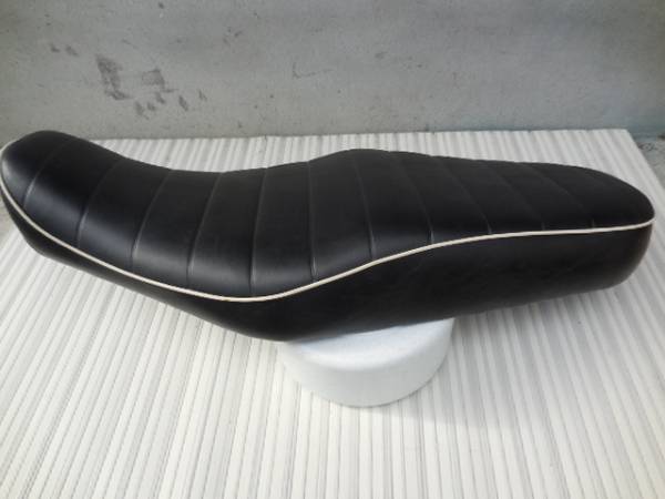 オートバイ ※アンコ抜き W650 シート加工 あんこ抜き アンコ抜き加工