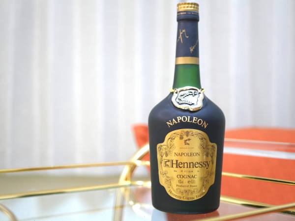 未開封700mlブランデーHENNESSYナポレオン 旧ボトル 未開封 古酒 Hennessy ヘネシー ナポレオン 700ml ブランデー 未開封古