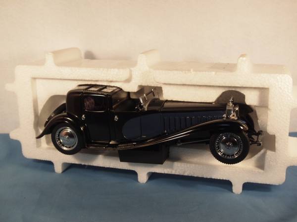 フランクリンミント 1/24 ブガッティロワイアル（ケース付き）