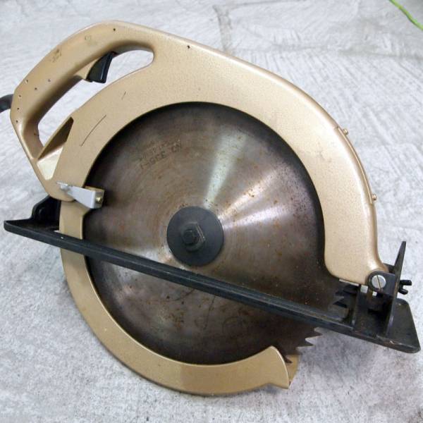 中古品 makita/マキタ 13型マルノコ (5103N-A)