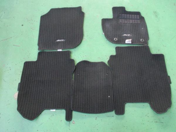 ★　ホンダ　フィット　GP5　フロアマット　★