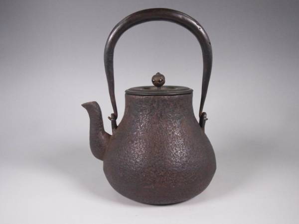 古銅 龍文提梁壺 煎茶道具 金属工芸 玉》 「龍文堂造」 銅蓋鶴首形鉄瓶 煎茶道具急須水注26 鉄瓶 金属工芸
