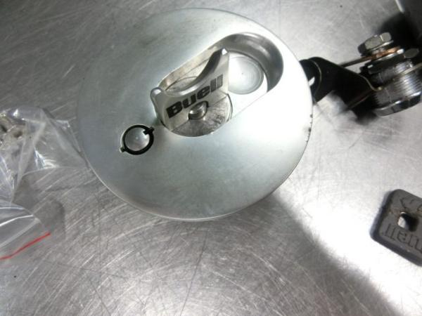 □ビューエル X1 ライトニング 純正 キーセット メインキーシリンダー X1ライトニング 純正キー3点セット、タンクキャップ他☆