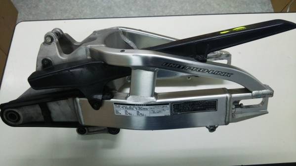 新作入荷，100%新品 CB400F ヘッドカバー ロッカーアーム (検