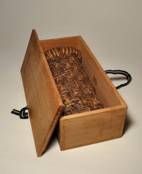鉈籠【希少】掛花入 民芸品 骨董品 古道具 茶道 利休所持写 映える 鉈（なた）籠花入れ（掛け花入れ） 小林漆陶 骨董
