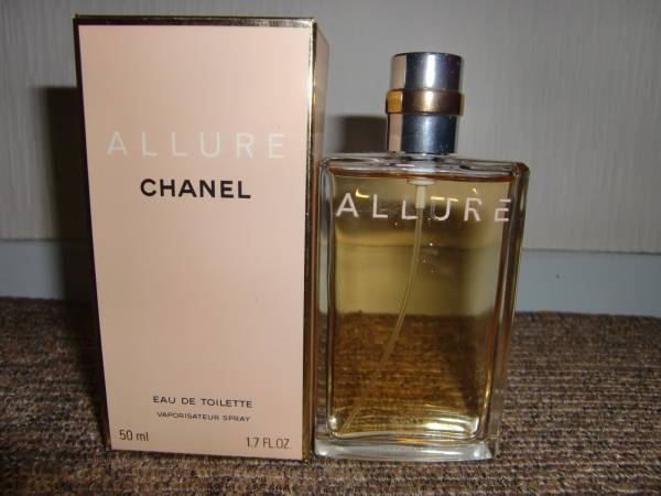 ほぼ　新品　CHANEL ALLURE オードトワレ　50ml