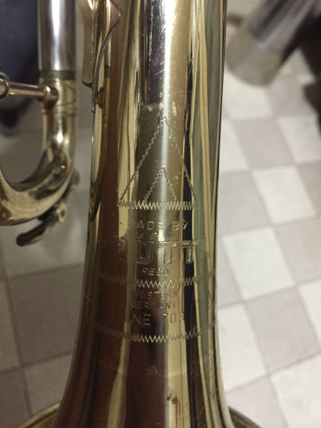 HUTTL ヒュッテル トランペット LINE700