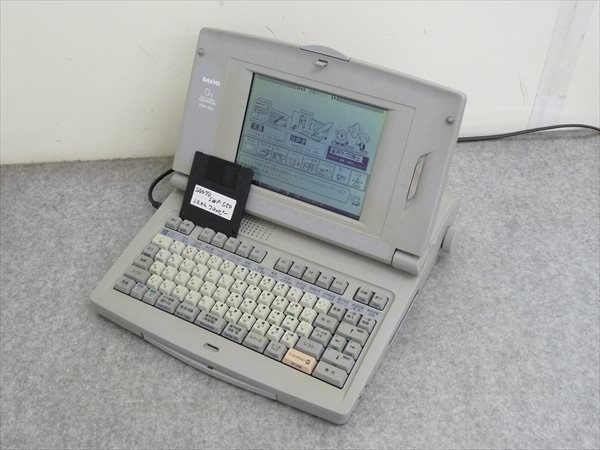 SANYO FM / AM ラジオ RP-5110（パルサー）専用カバー付き Sanyo