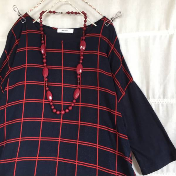 【ニコアンド】ネイビーに赤ラインが素敵なカットソー