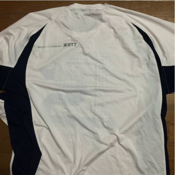 広島カープ30一岡投手実使用長袖Tシャツ