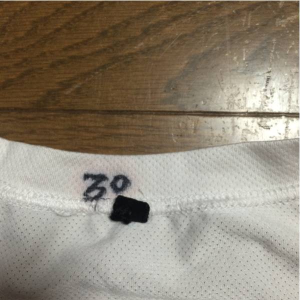 広島カープ30一岡投手実使用長袖Tシャツ