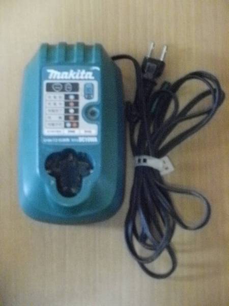 【美品・即決】　マキタ　makita　充電器DC10WA　7.2-10.8V用①
