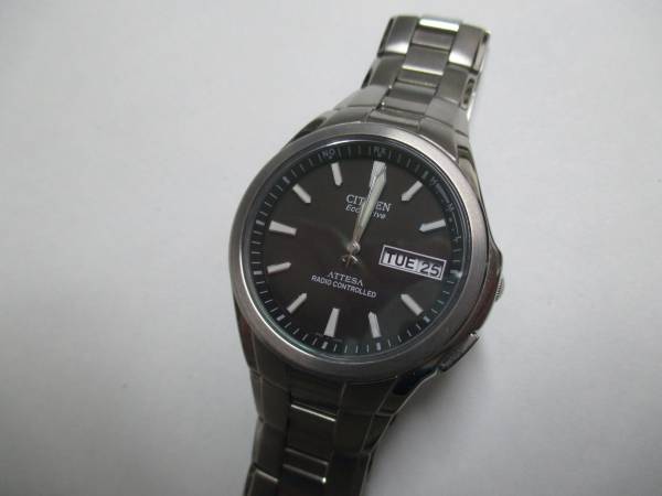 アテッサ 電波ソーラー シチズン H100 人気の曜日表示 美品 CITIZEN 
