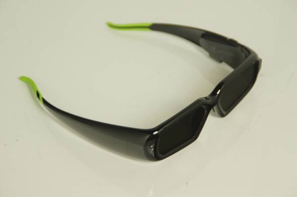 中古即決】nVIDIA 3D VISION (3Dメガネ） 送料無料！ 中古即決