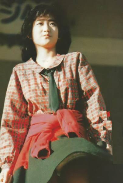 岡田 有希子 プロマイド 写真 サイン ブロマイド 売買されたオークション情報 Yahooの商品情報をアーカイブ公開 オークファン Aucfan Com