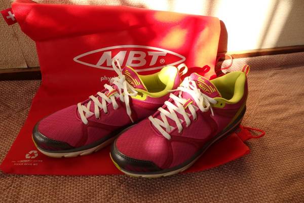 MBT 　EU４０　２５センチ