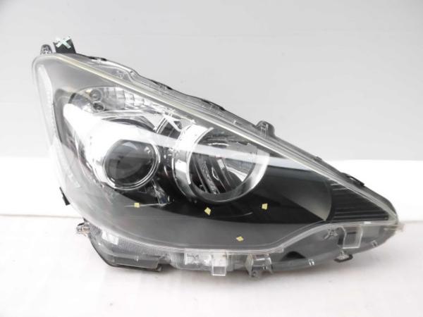 即決　ジャンク　アクア　NHP10 前期　LED 右ヘッドライト　