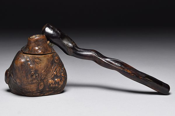 【変木玉杢材とんこつ/海松彫煙管筒】 提物印籠根付緒締玉