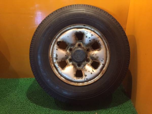 ★石川発　2015年製　ＴＯＹＯ　195/80Ｒ15ハイエース着用格安！