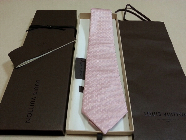 ■新品贈答品！ルイヴィトン モノグラム ネクタイ ピンク