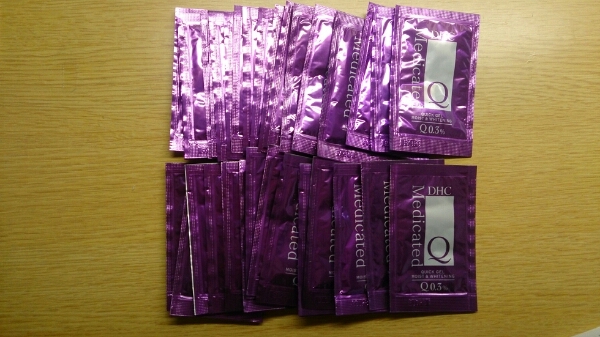 DHC薬用Qクイックジェルモイスト＆ホワイトニング 3g×34