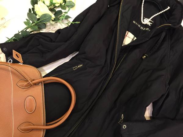BURBERRYバーバリー☆彡Bロゴ刺繍入り重厚感ある暖か中綿コート