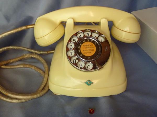 昭和レトロ　電話機４号　A自動式卓上電話機（アイボリー）