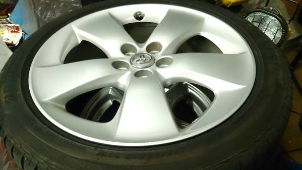 トヨタ プリウス ツーリング 純正アルミ 215/45R17 バリ山