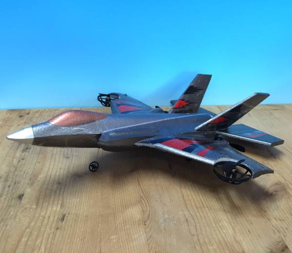 ★新品★ラジコン飛行機　F-35ステルス戦闘機