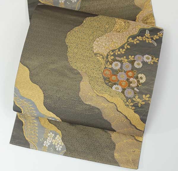 袋帯 ≪6576≫ 美品 金彩に唐織の小花 正絹袋帯 唐織 宝尽くし 金彩 袋帯 ≪6576≫ 美品 金彩に唐織の小花 正絹袋帯 唐織 宝尽くし 金彩
