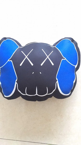 KAWS クッション OriginalFake 公式通販 オリジナルフェイク カウズ
