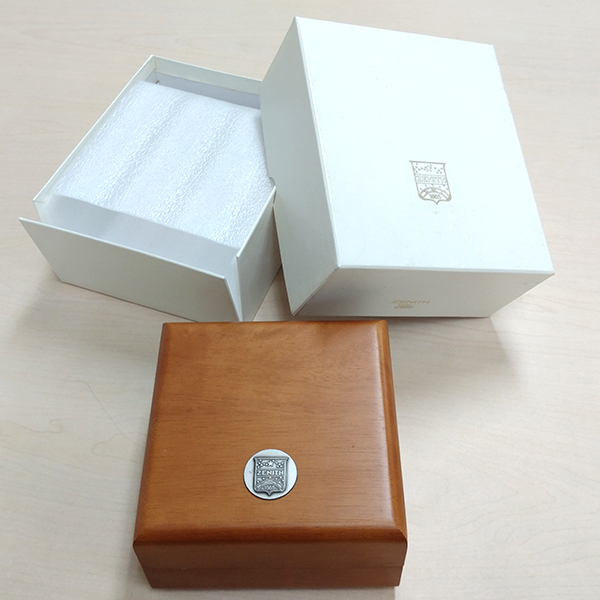 ZENITH ゼニス 木製腕時計ケース 化粧箱 あり 【公式通販】