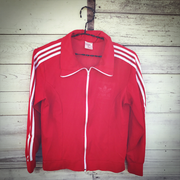 Adidas アディダス トラックジャケット ジャージ サイズs レッド スキンズ トレインスポッティング アディダス 売買されたオークション情報 Yahooの商品情報をアーカイブ公開 オークファン Aucfan Com