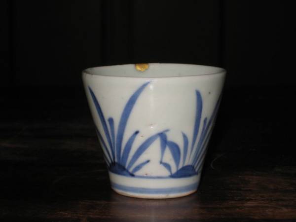 古伊万里 蕎麦猪口 染付 | 江戸後期 – 草花文 iichi 日々の暮らしを