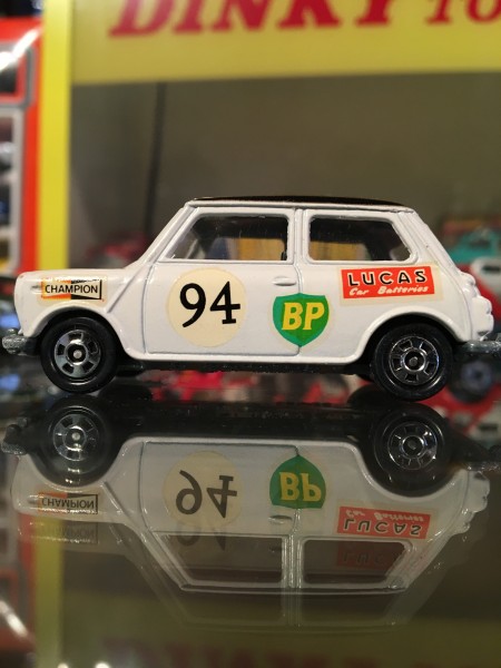 トミカ ミニクーパー トラフィック レーシング ゼッケン94