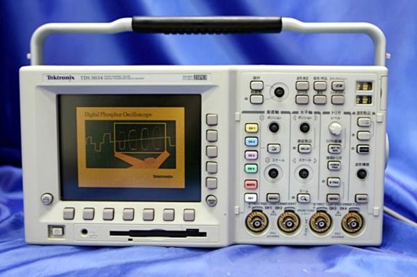 テクトロニクス オシロスコープ TDS3034 300MHz 15702Y
