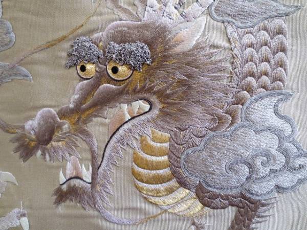 ☆つばめ☆ 総手刺繍・龍ドラゴン・ベージュ袋帯・正絹