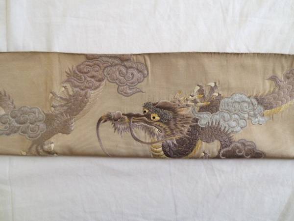 ☆つばめ☆ 総手刺繍・龍ドラゴン・ベージュ袋帯・正絹