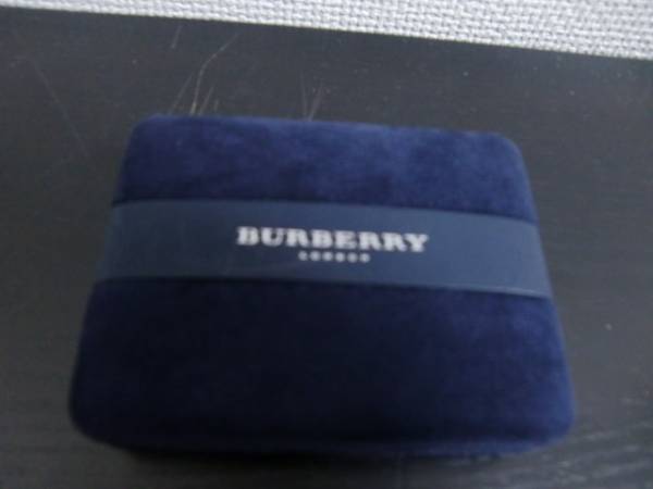 未使用級の状態 BURBERRY LONDON 二つ折り財布 BTロゴ ブラック 未使用♪