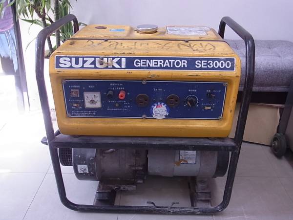 スズキ SUZUKI GENERATOR SE3000 発電機 ジャンク 引取り可(発電機