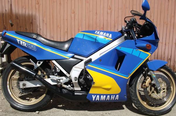 鹿児島発 ヤマハTZR250 ベース 部品取り 書類付きフレームあり