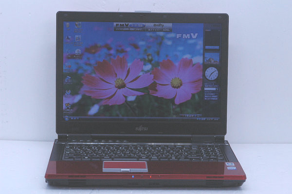 Fujitsu FMVBIBLONF/B70ノートパソコWindowsVista ☆中古 富士通 FMV-BIBLO NF/B70 [Windows Vista Home Premium/Core2