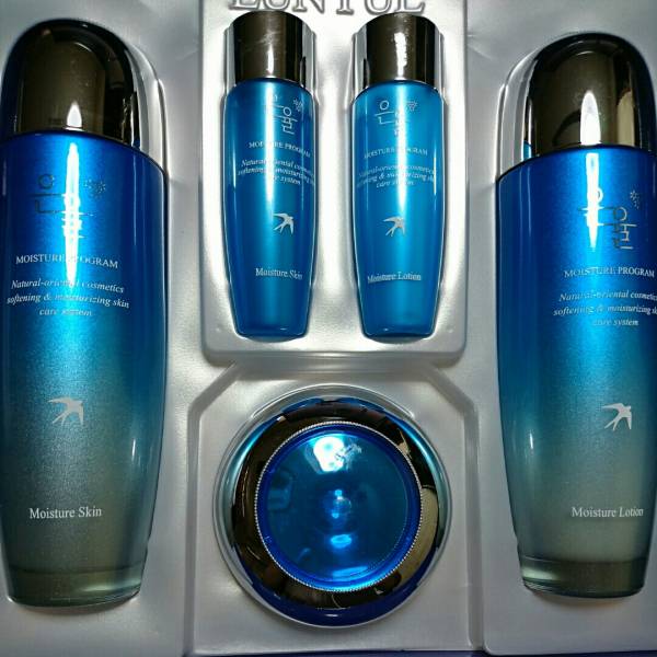 韓国コスメ ロイヤルゼリーの200倍シアル酸配合 海つばめの巣&ヒアルロン酸 基礎化粧品5点セット アンチエイジング、弾力強化、高保湿