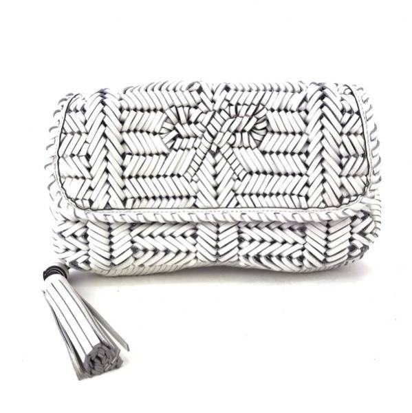 ANYA HINDMARCH アニヤ・ハインドマーチ タッセル付 メッシュクラッチバッグ ホワイト y6293
