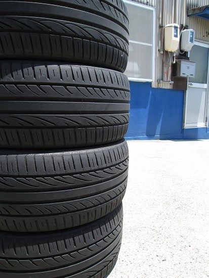 ２２５/４０R１８　ハンコック　タイヤ４本セット