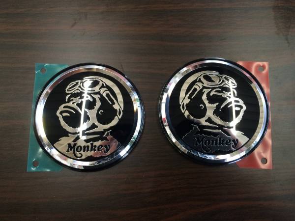 モンキー　ベージュ　タンクエンブレム　左右セット　新品未開封　お買い得ですよ。